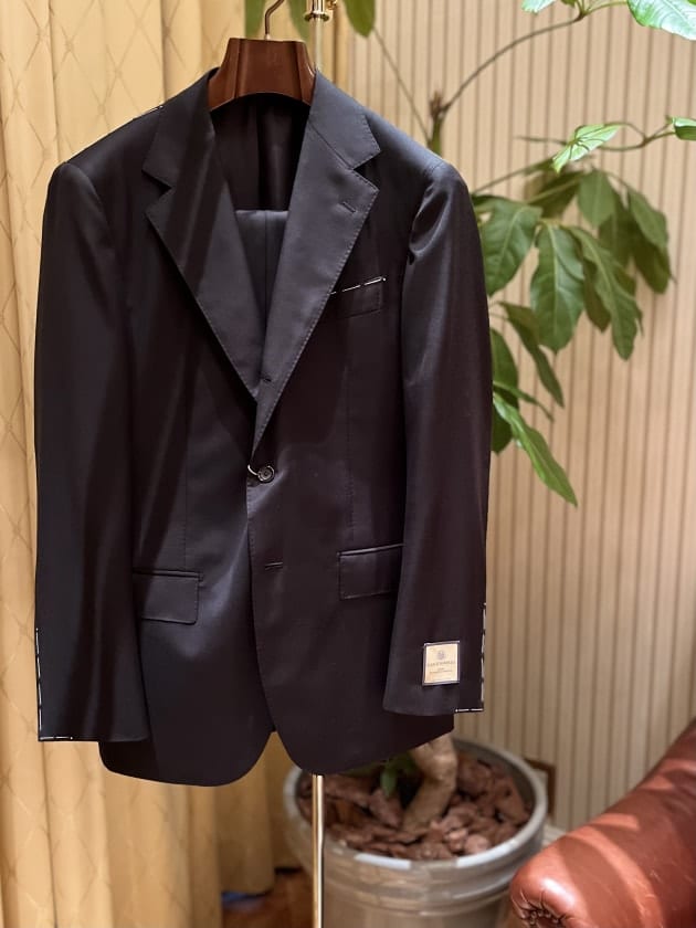 いざという時のためのブラックスーツ。〈CARLO BARBERA〉｜ビームス