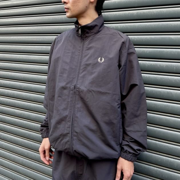 ご紹介させて下さい。シンプルを極めるFRED PERRY × BEAMS別注で楽しむ