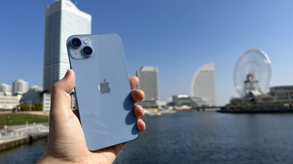 大画面6.7型の「iPhone 14 Plus」を体験、常識破りの軽さと駆動時間に