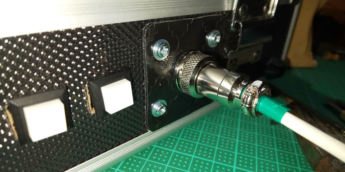 ヒットボックス】 USBケーブルの外付け改造の話 - トンネルのHitboxer