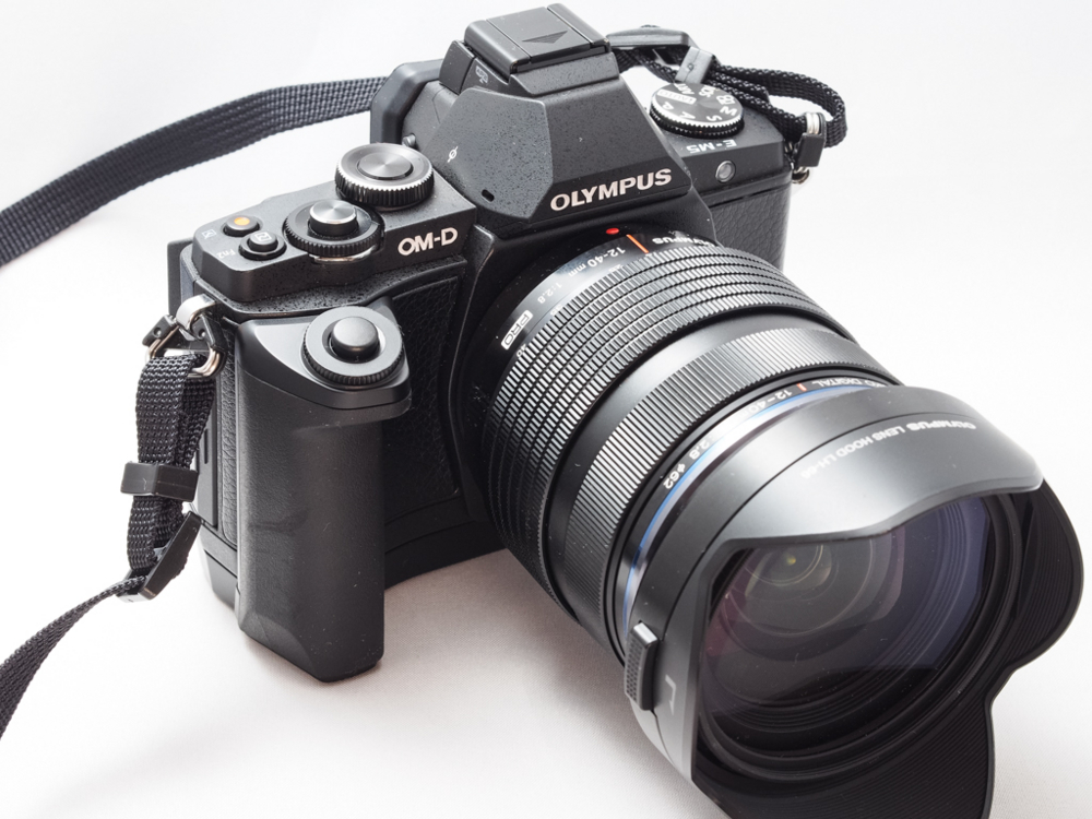 オリンパスE-M5用 カメラグリップとパワーバッテリーホルダーセット