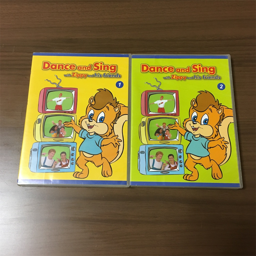 廃盤】希少なWF会員向けプレゼントビデオ『DANCE and SING①②』 - DWE