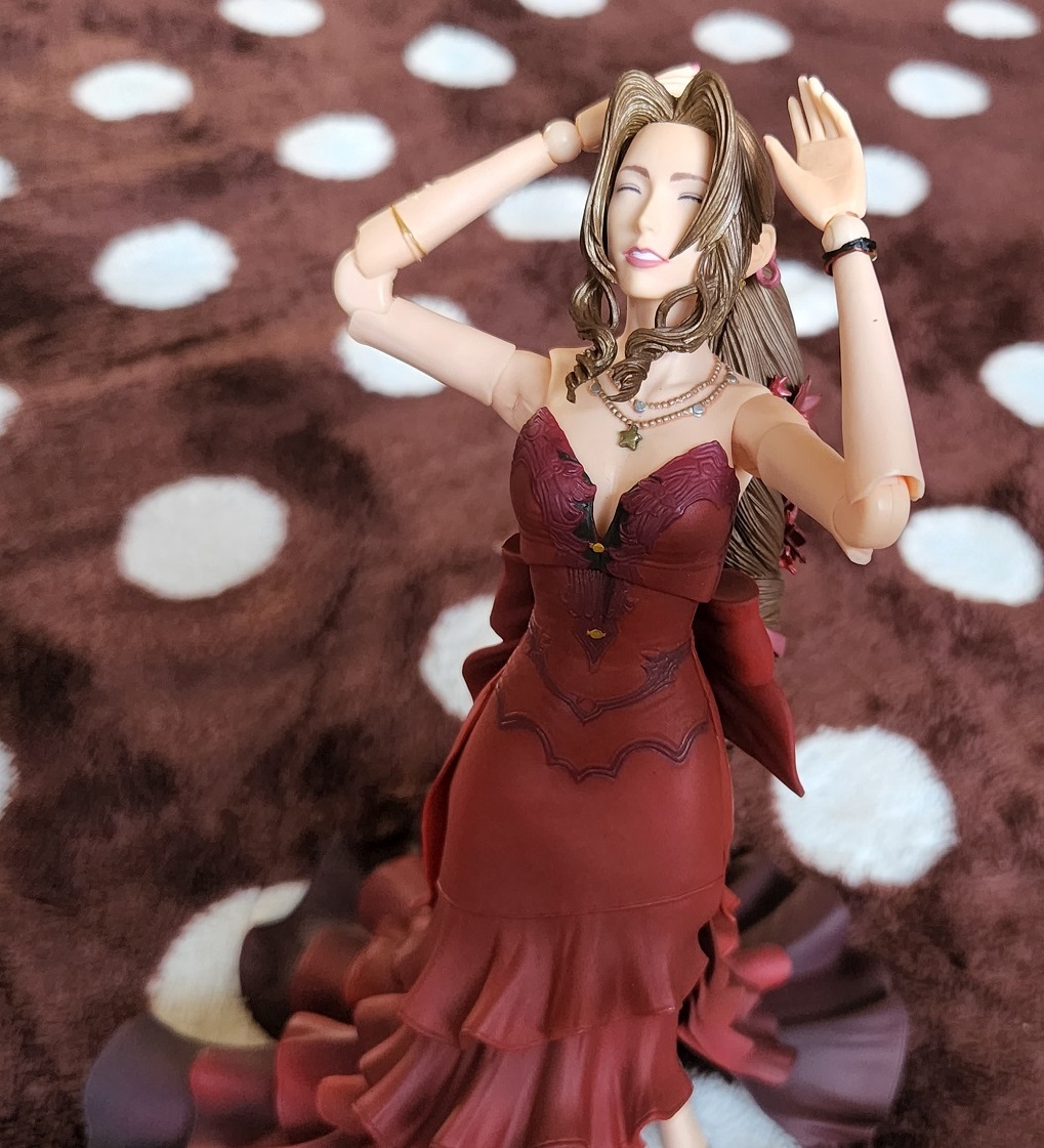 FF-VII リメイク版 プレイアーツ改 エアリス ドレスVERSION 続