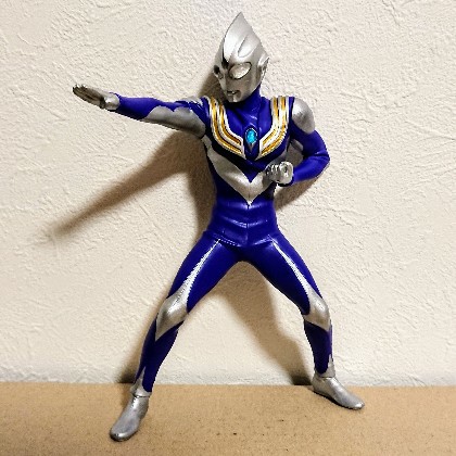 もっと高く！英雄勇像 ウルトラマンティガ～ランバルト光弾～（スカイ