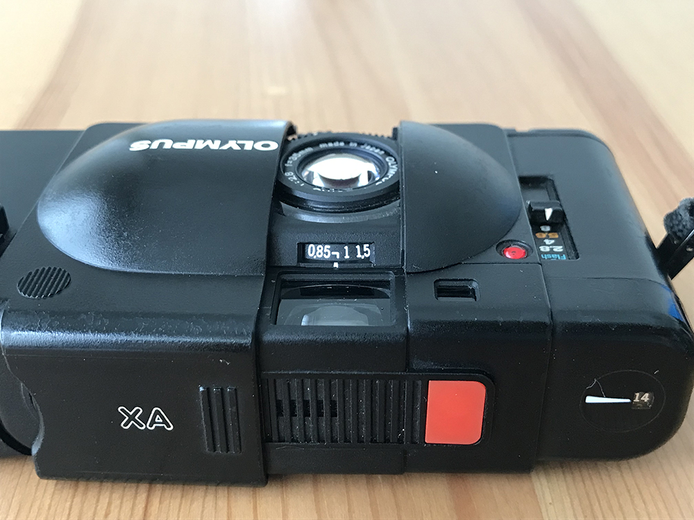 OLYMPUS オリンパス XA】使い方や外観レビュー、作例など 時代を変えた