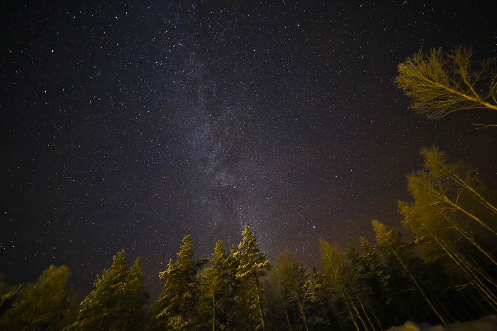 SAMYANG 14mm F2.8】オーロラも星空も撮影できる単焦点広角レンズ
