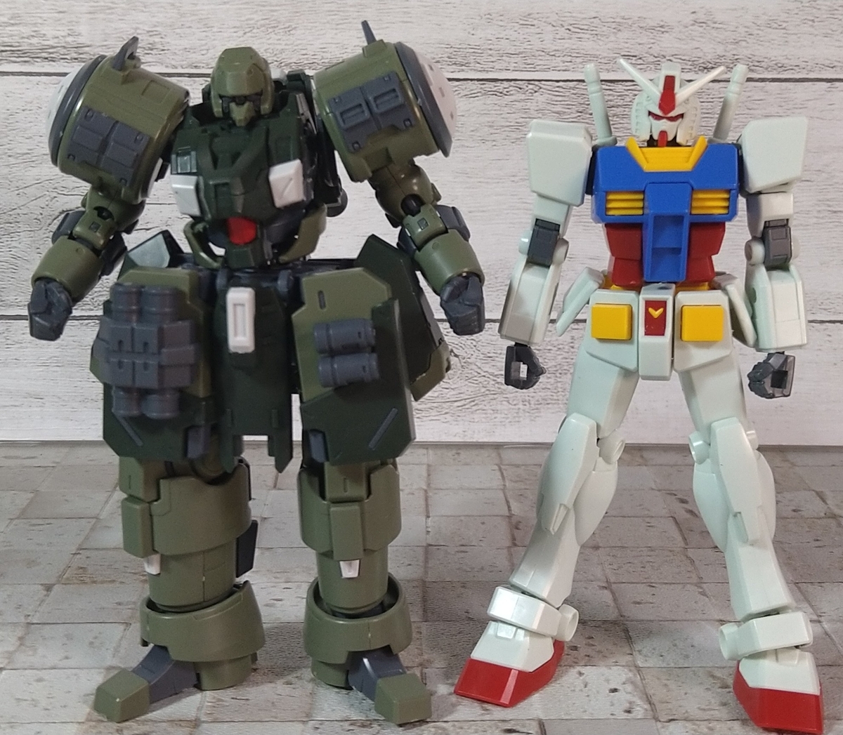 ヤバい！完成度高い！遊べる！中国完全オリジナルロボット 複数樹脂を