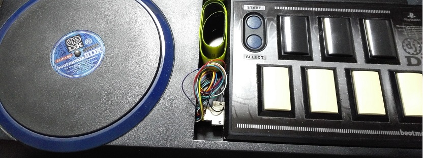 beatmania IIDX 専用コントローラ プレミアムモデル買った - カニ