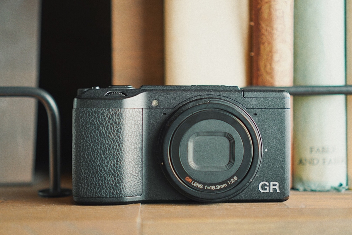 最速で上達する！？初めてのカメラにオススメ♪『RICOH(リコー)GR2』の