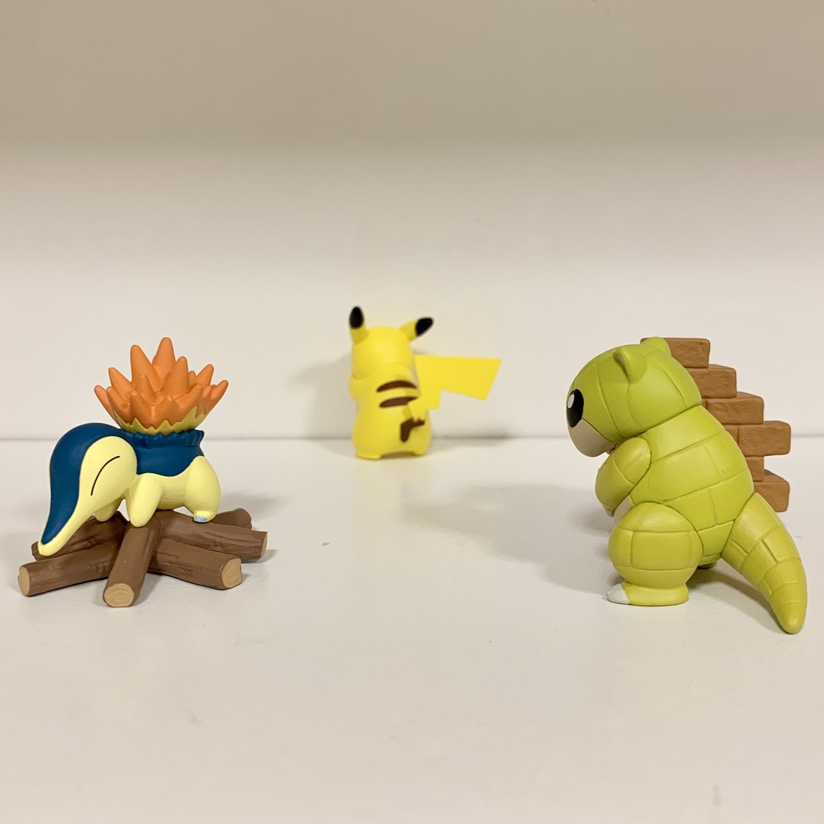 ピカチュウのドキドキかくれんぼ』ポケモン みんなでかくれんぼ