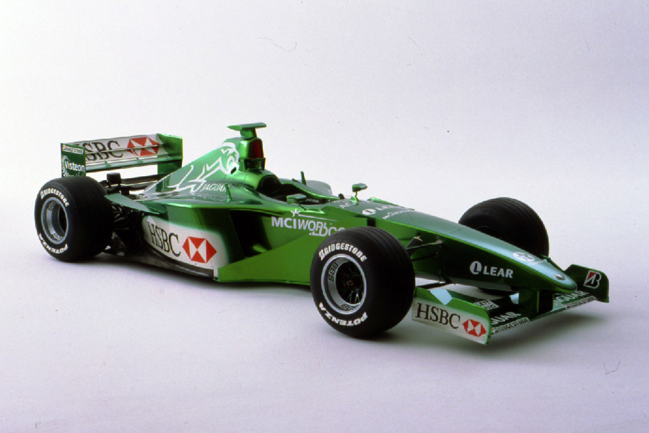 2000年シーズンからの参戦を控え、ジャガー・レーシングが1999年に公開