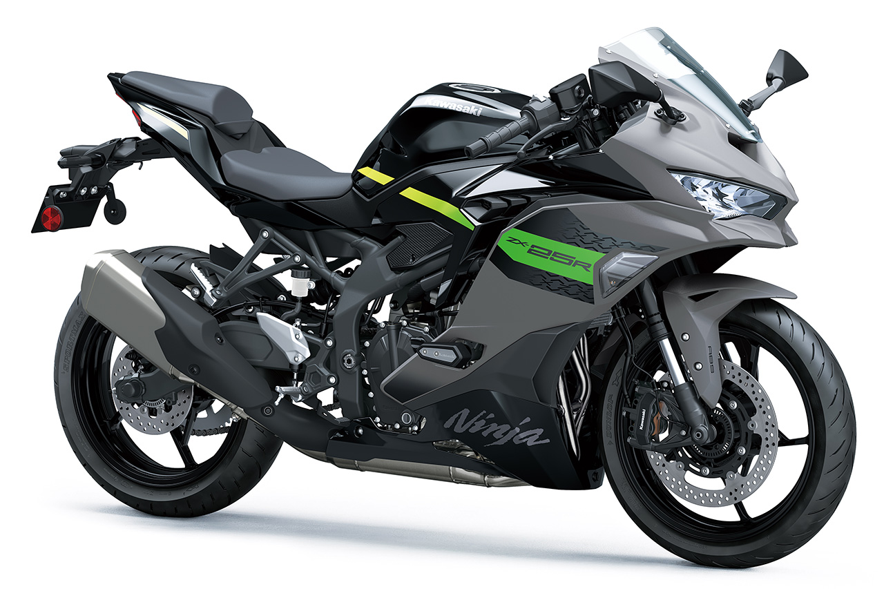 カワサキ、『Ninja ZX-25R』シリーズの2026年モデル発表。“RR”が日本初