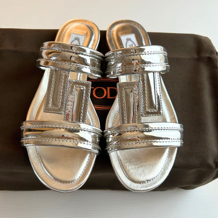 シルバー（銀色）系 TOD'S(トッズ) 靴・シューズ(レディース