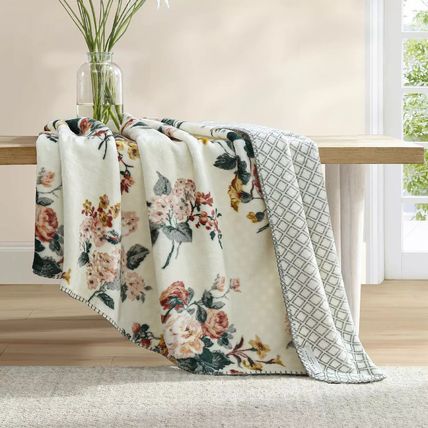 Laura Ashley(ローラアシュレイ) ブランケット(ひざ掛け)(ライフ