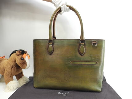 グリーン（緑）系 Berluti(ベルルッティ) トートバッグ(メンズ