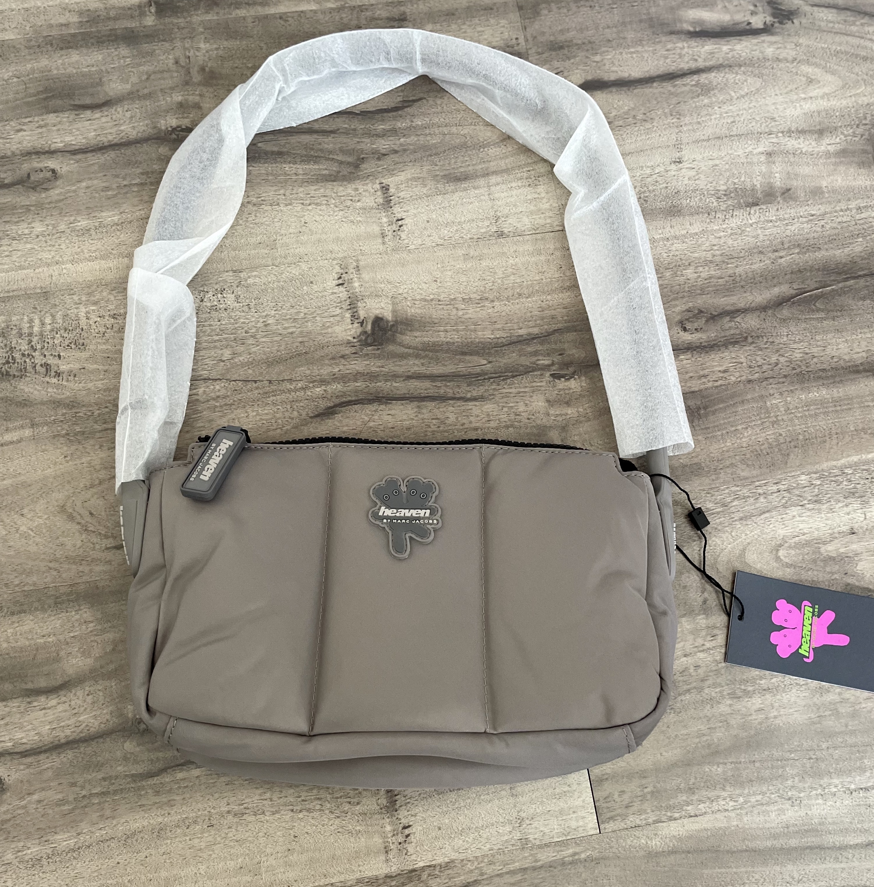 追跡有送料込【Heaven by Marc Jacobs】ショルダーバッグ (heaven BY