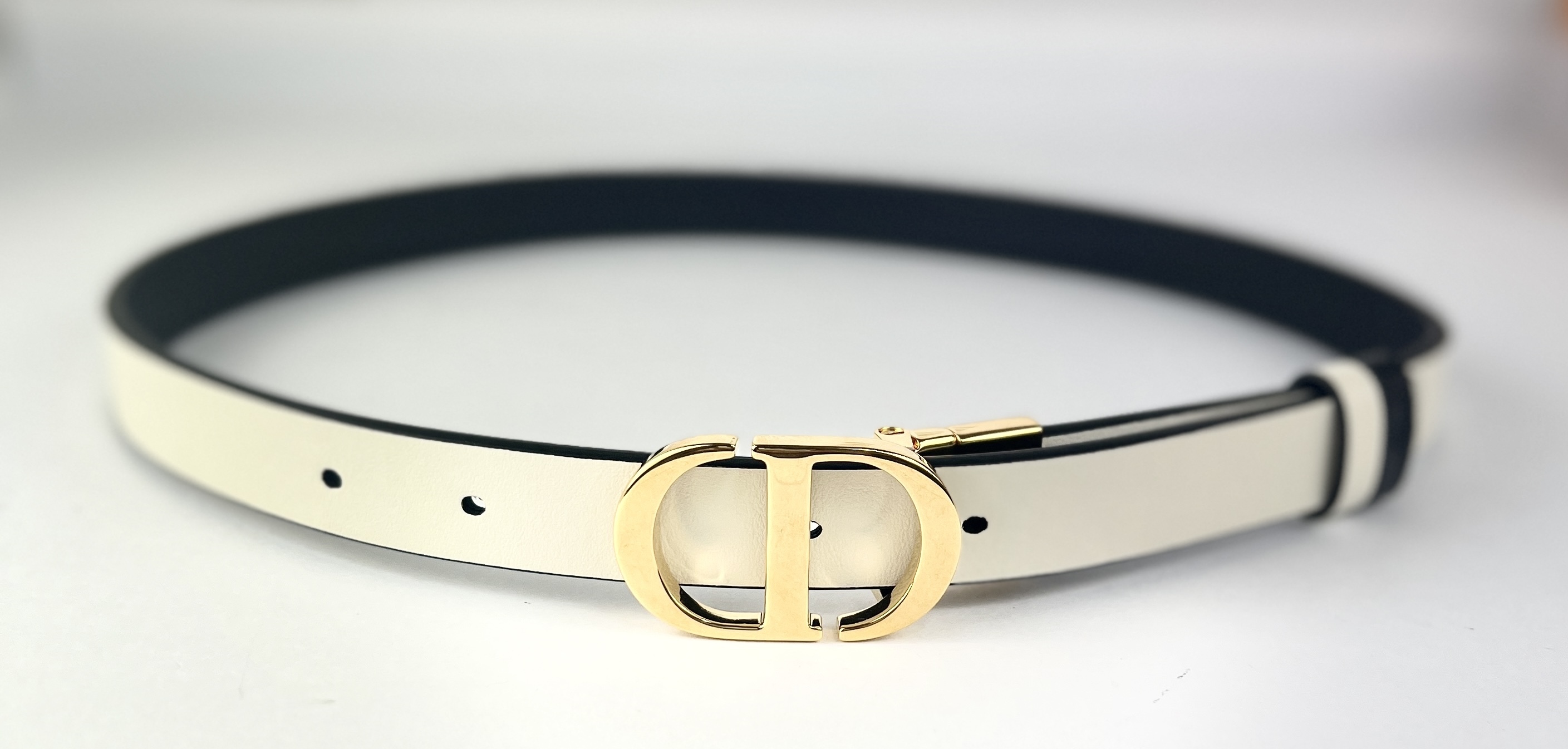 すぐ届く！DIOR ディオール30 MONTAIGNE リバーシブルベルト (Dior