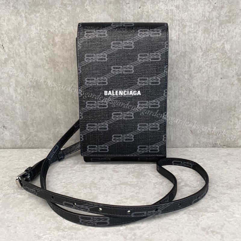即納！BALENCIAGA フォンホルダー ストラップ付き BB MONOGRAM