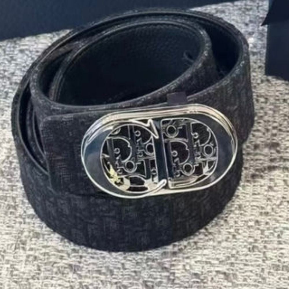 コーデのアクセントに♪【Dior】CD Icon ベルトバックル (Dior/ベルト