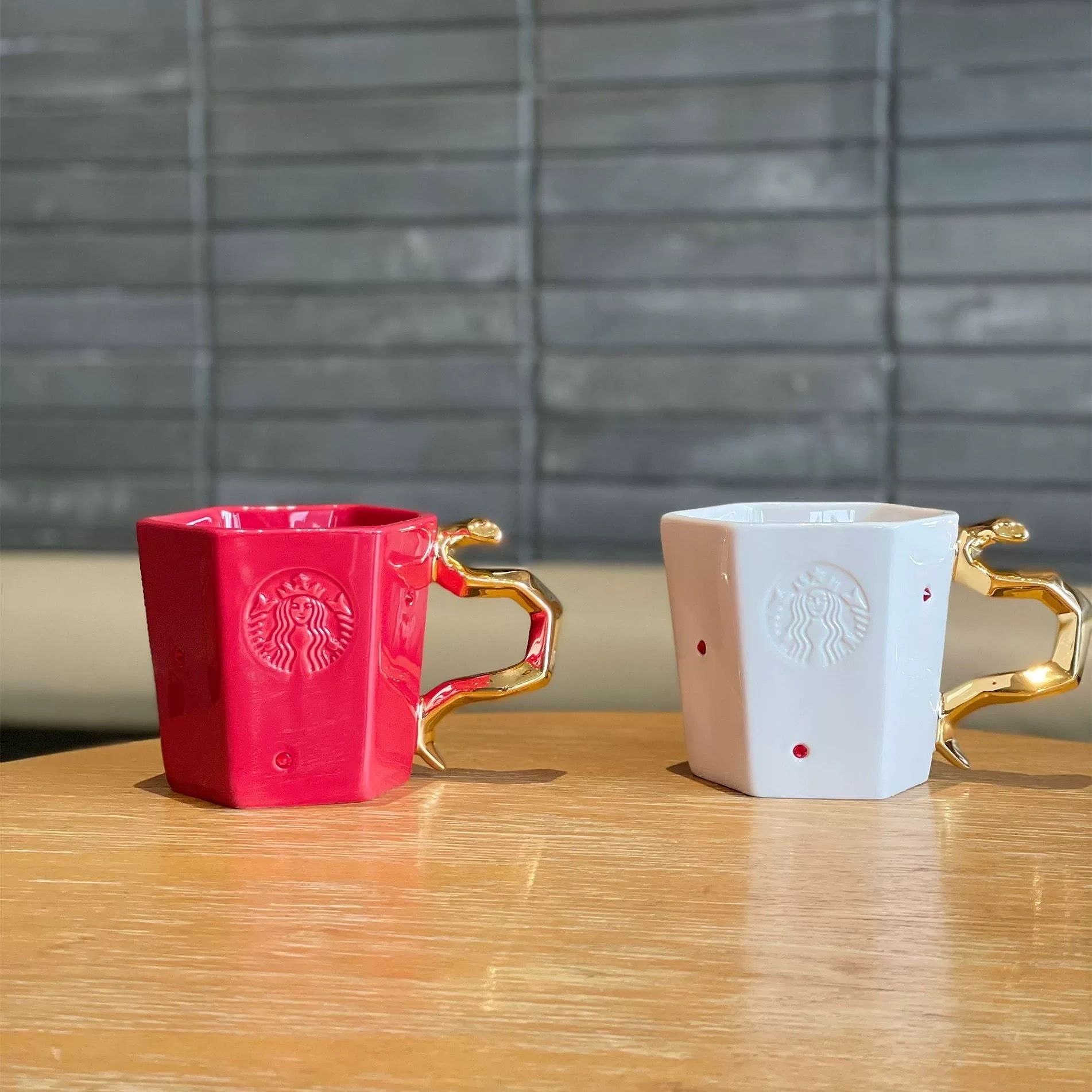 スターバックス マグカップ 2025海外新年限定 ヘビ&花シリーズ