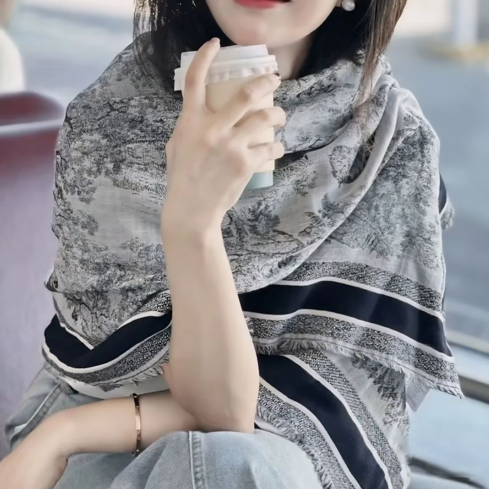 ひとつ上の私へ♡】 ディオール ロゴ入り 大判 ストール (Dior