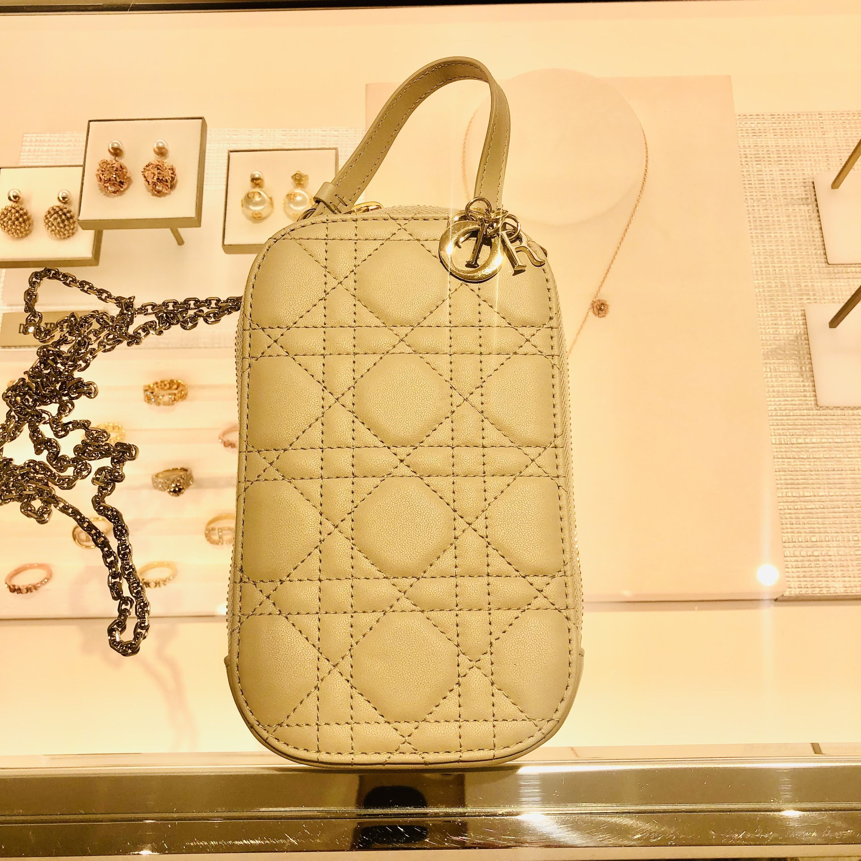 4色展開【LADY DIOR】チェーンストラップ フォンホルダー ポーチ (Dior