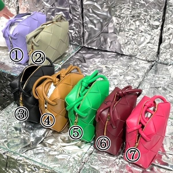 ◇【SALE】ボッテガヴェネタ国内発□カセットカメラバッグS (BOTTEGA