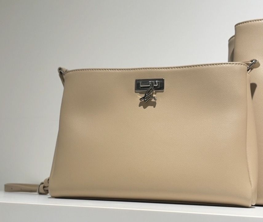 アニエスベー【セール】国内発□bロゴ ショルダーバッグ (Agnes b