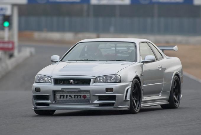 KYOSHO SAMURAIシリーズから1/12サイズNISMO R34GT-R Z-tune登場
