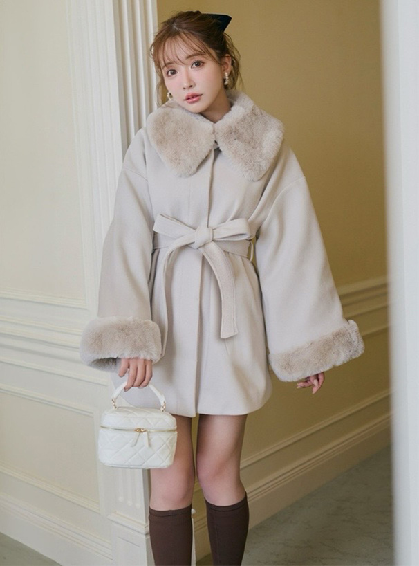 三上悠亜 リボンベルトファーティペット付フレアコート[k9335f