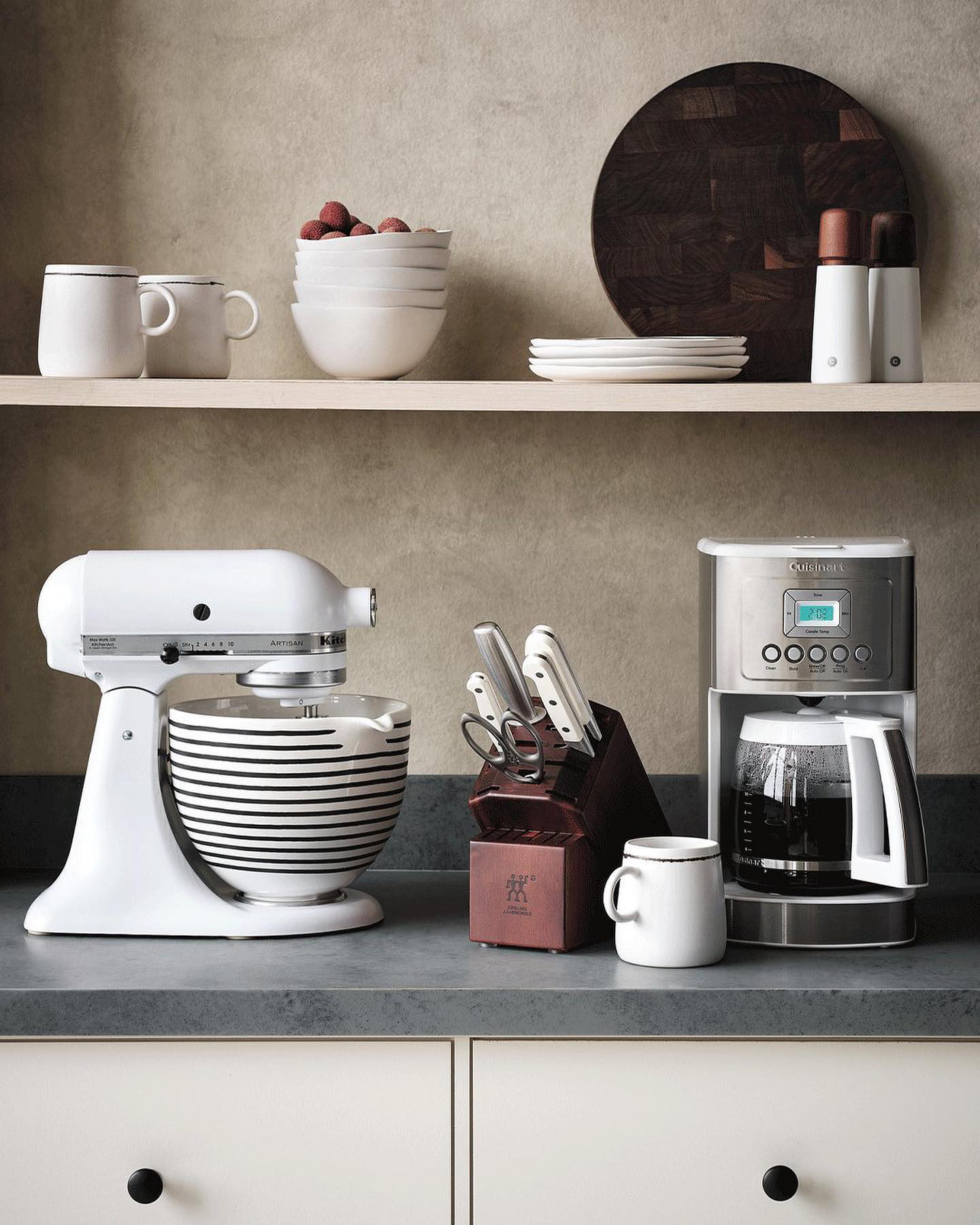 KitchenAid Artisan Series Porcelain White 5-Quart Tilt-Head Stand