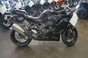 2025 Kawasaki NINJA® ZX™-4R ABS | Westfield Powersports