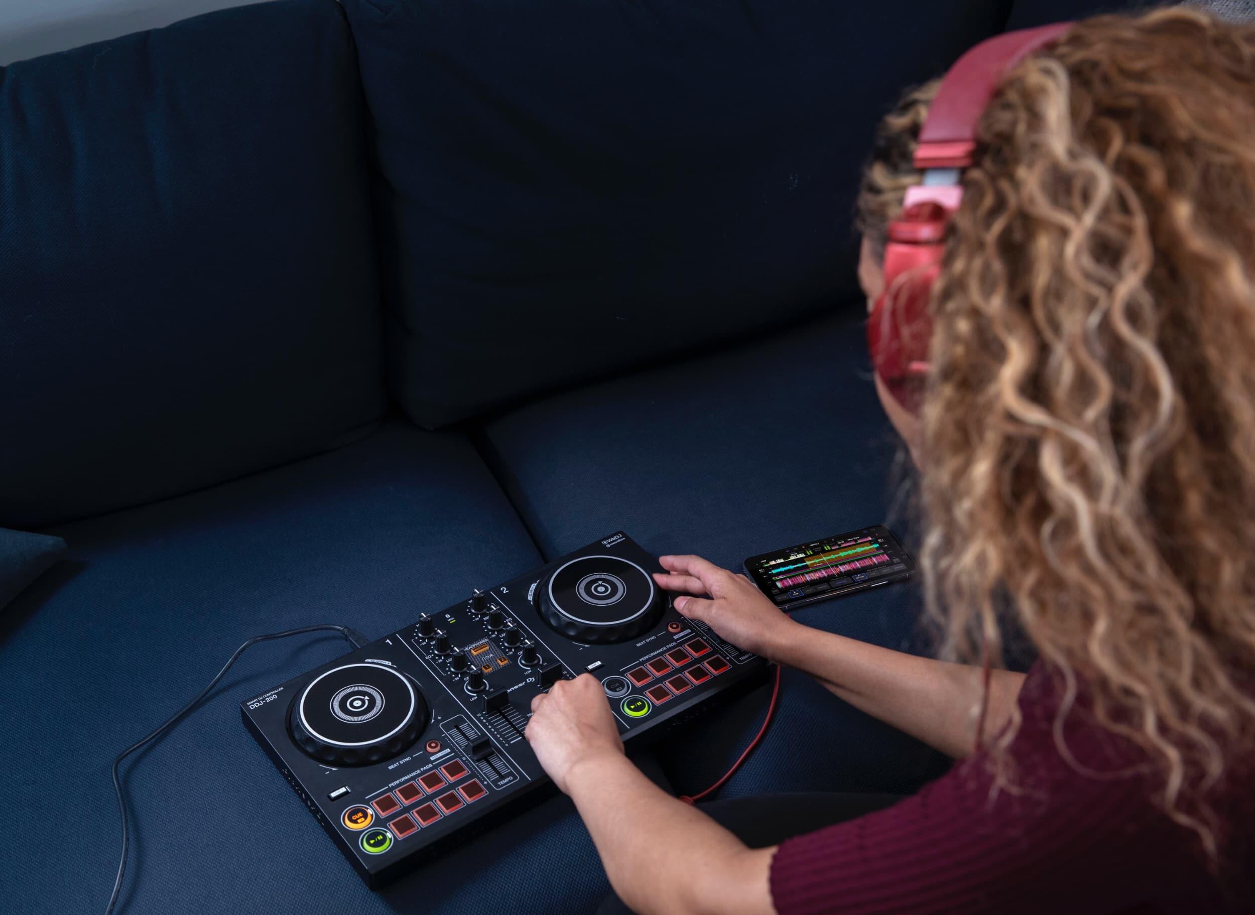 Pioneer DJ DDJ-200 & DJC-200 Package