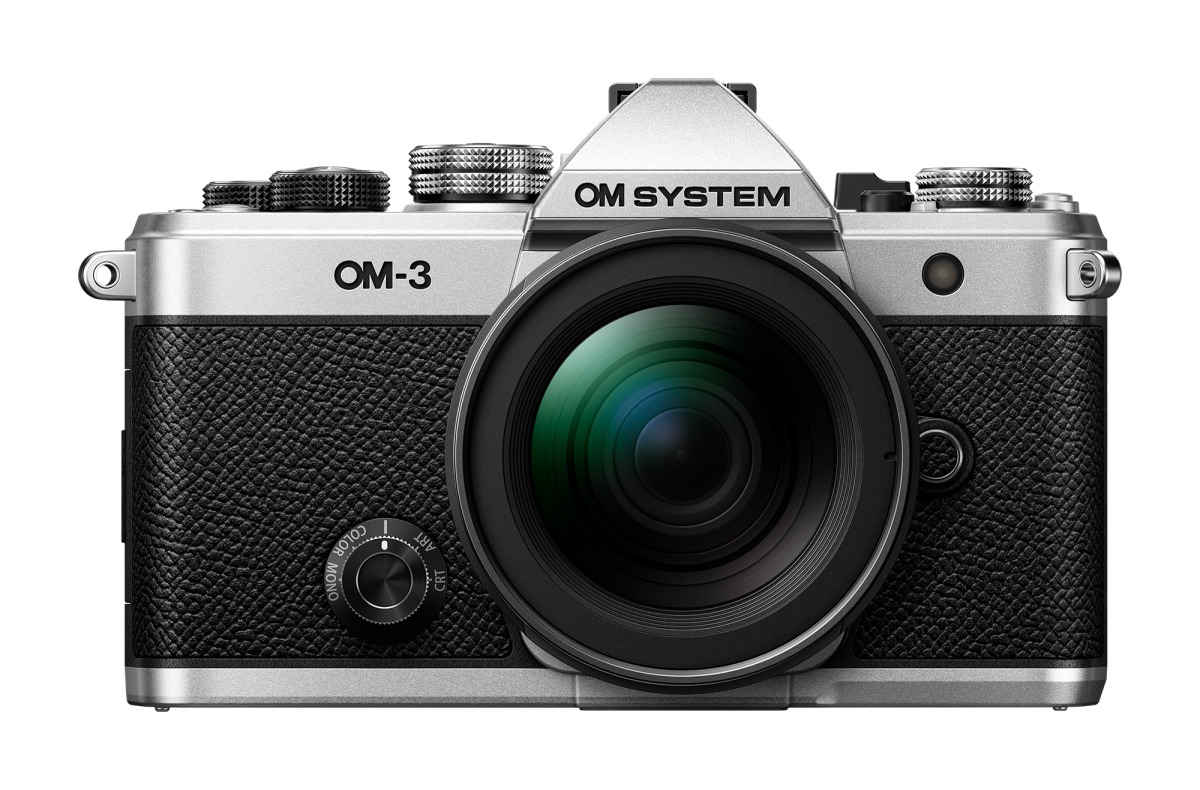 登山やアウトドアで活躍する高性能ミラーレスカメラ「OM-3」と「OM-5