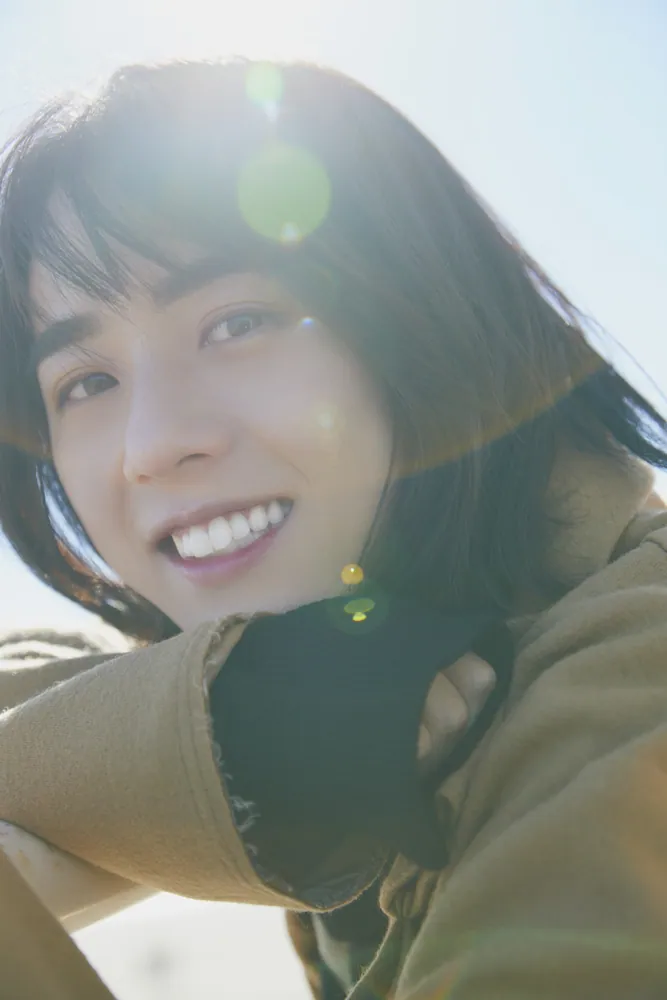 世古口凌 1st写真集 戀紫」世古口凌 [タレント写真集] - KADOKAWA