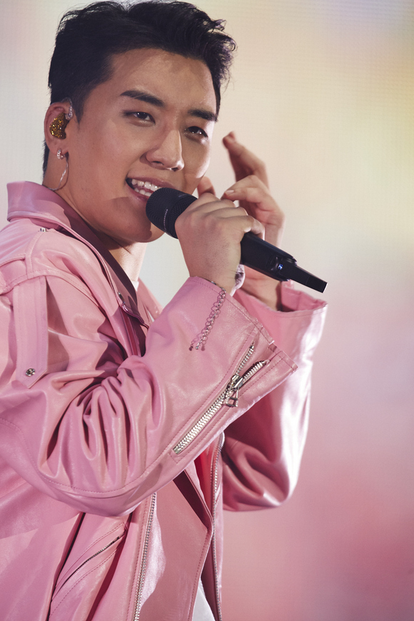 REPORT】BIGBANGのV.Iが人生初のツアーを開催！全てのエンタメ要素を