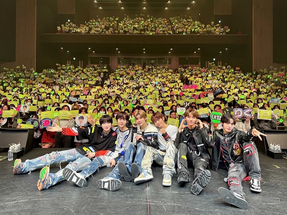 NCT NEW TEAM、自身初の単独ツアーを完走！SMの先輩のカバーステージ