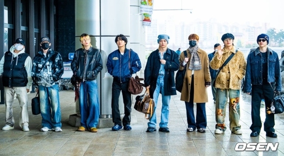 PHOTO】Stray Kids「MUSIC BANK」日本公演のため出国 - Kstyle