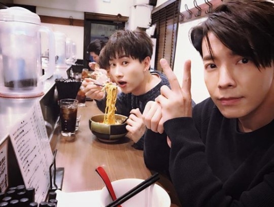 内緒で日本」SUPER JUNIOR ドンへ＆ウニョク、ラーメン屋で撮った2