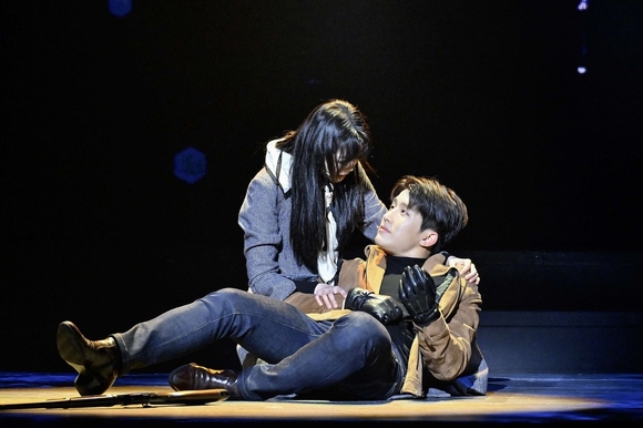 ASTRO ユンサナ＆ジンジンら出演のミュージカル「愛の不時着」新国立