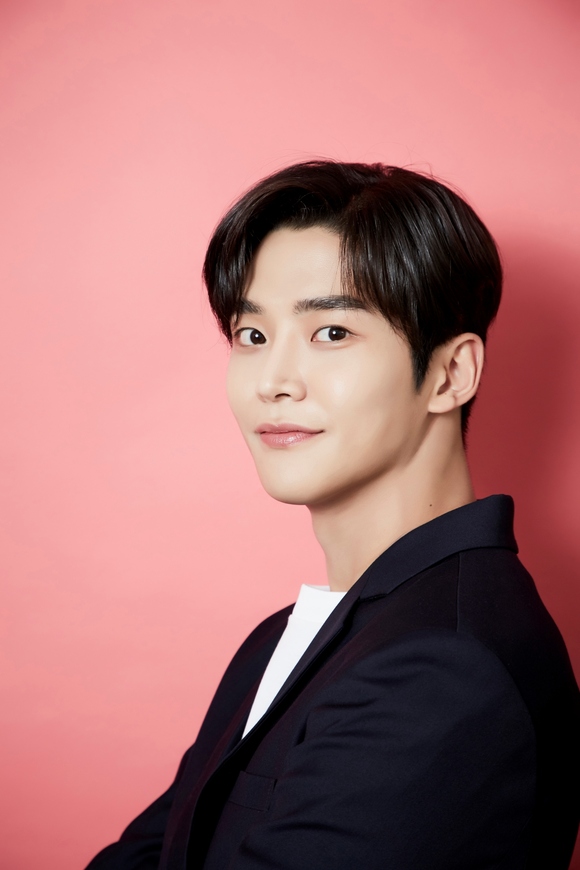 偶然見つけたハル」SF9 ロウン、歌手・俳優活動で異なる心構え“もし