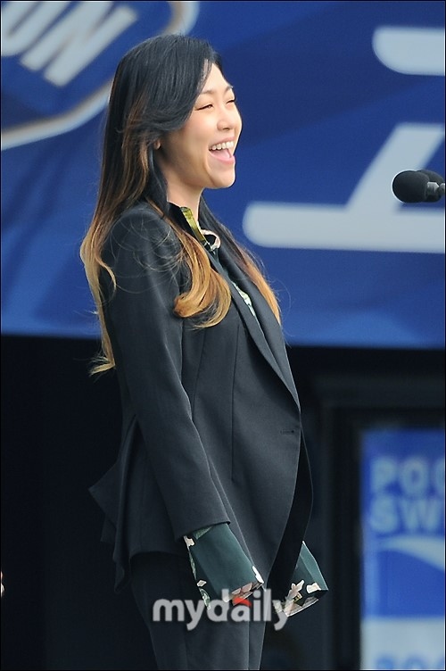 LENA PARK、4月のカムバックを目標に準備中…“2年半ぶり” - Kstyle