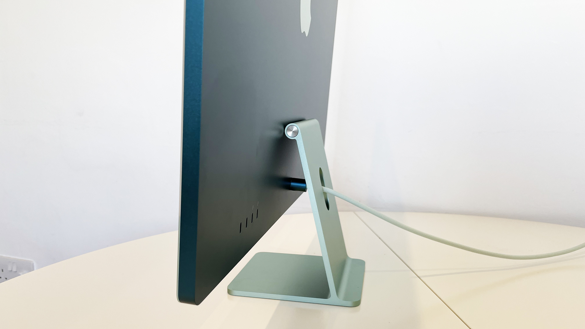 Apple iMac 24-inch (2021) review: the world's coolest desktop | T3