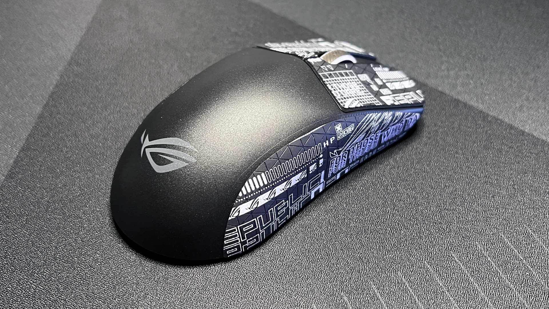 Asus ROG Harpe Ace Aim Lab Edition Review: Super Light | Tom's