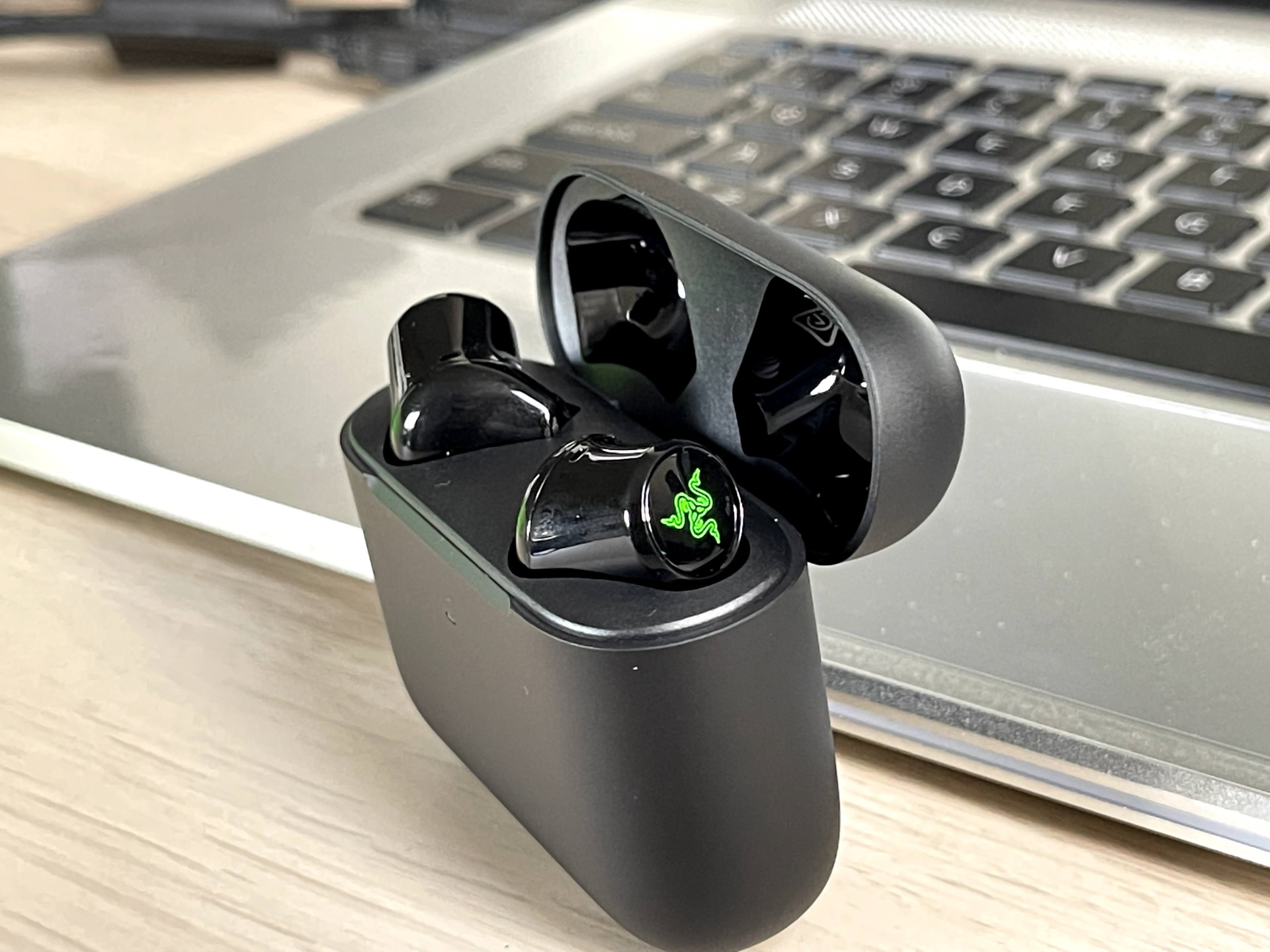 Razer Hammerhead True Wireless X gaming earbuds Review | PC Gamer