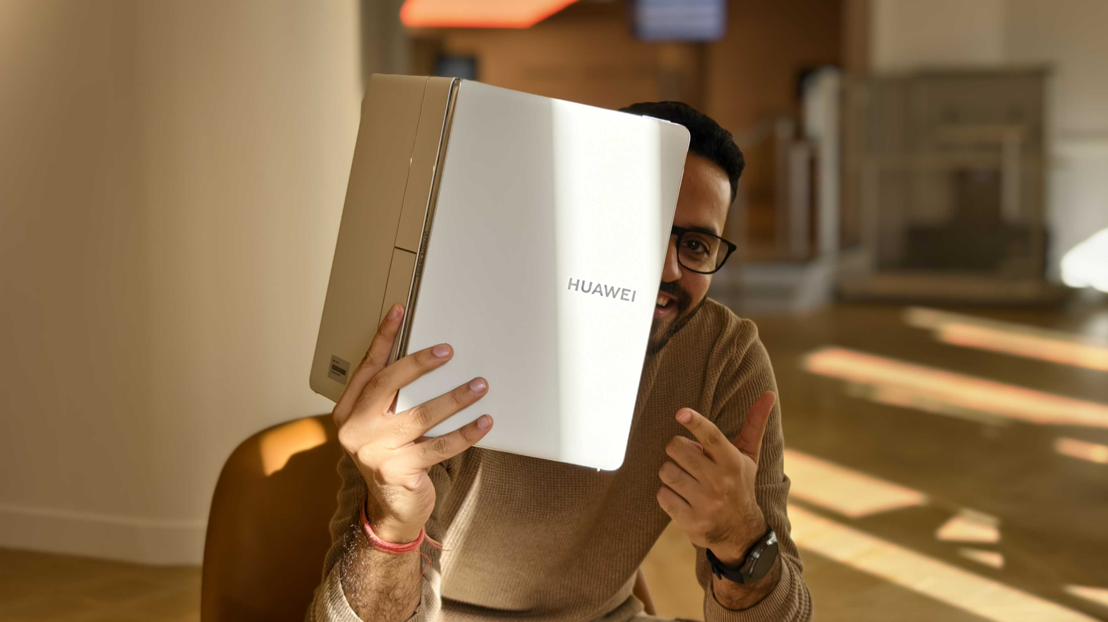I went hands-on with Huawei's foldable laptop, and I'm convinced