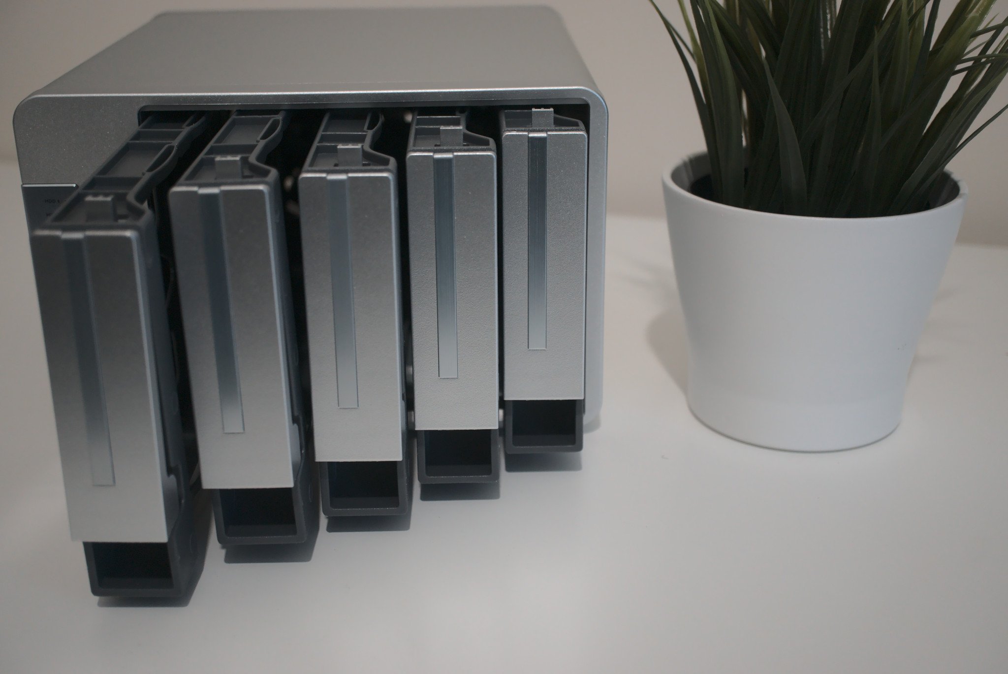 TerraMaster F5-221 review: Big in capacity and value, but falls a
