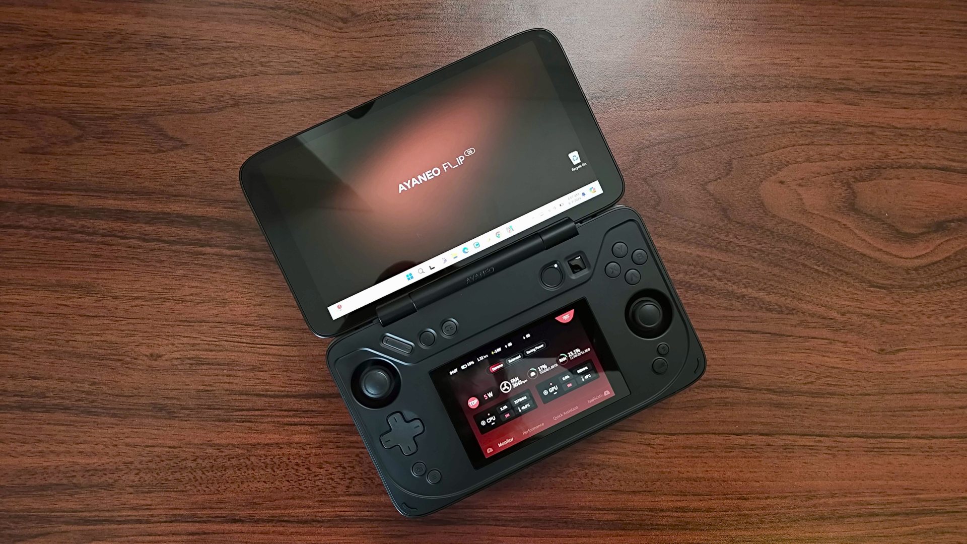 Ayaneo Flip DS review: “Nintendo should take notes for the Switch