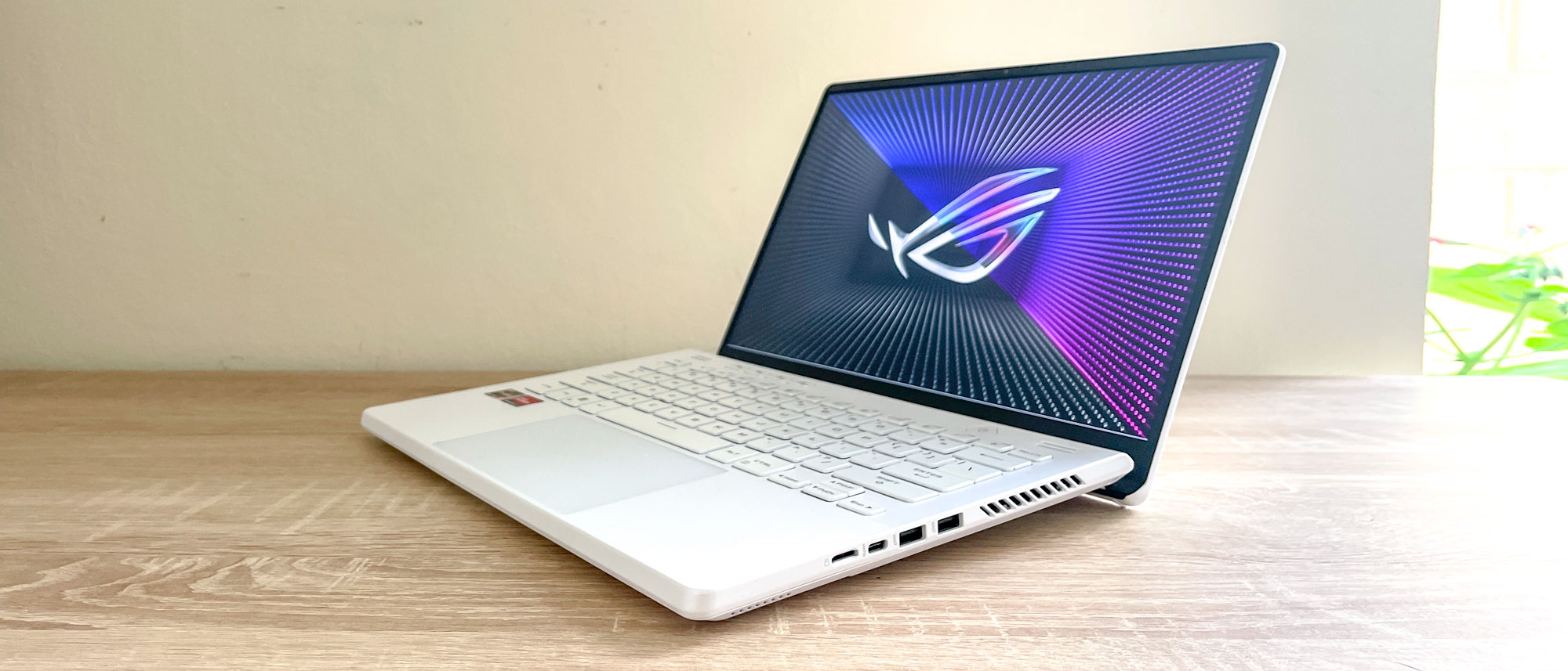 Asus ROG Zephyrus G14 (2022) review: A portable powerhouse | Tom's