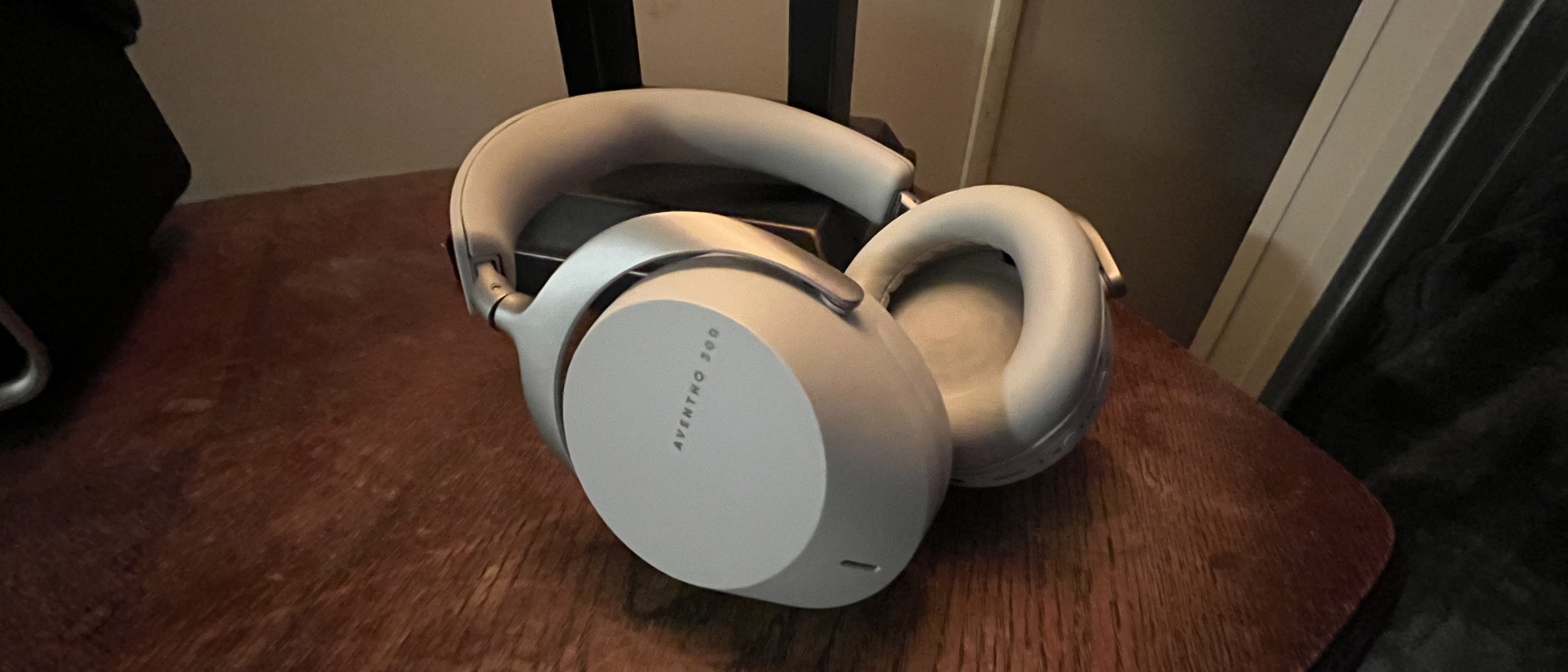 Beyerdynamic Aventho 300 review: awesome wireless headphones in
